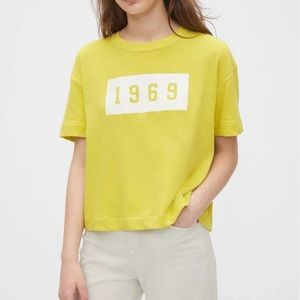 GAP LOGO CROPPED T-SHIRT *